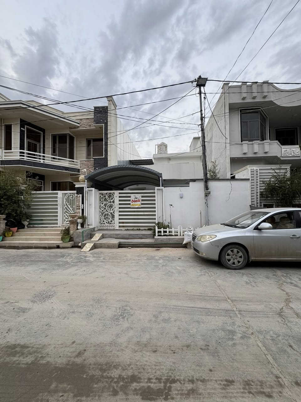 ✅دار  للبيـــــــع// في راســان 
 
✏️المســـــاحة/ 150م / طـابـو ملك صرف
🚩
( 2غرفة نوم _ استقبال _ مطبخ حار بارد _ صحيات ) 

طـابـق الثاني ( بيتونه _ ايزوكام سطح )

السعر //
المدفوع حاليا / 3 شدات 
باقي المبلغ / 2 شدة ونص 
ربح // 26 ورقة

🏫📚نستقبل جميع عروض البيع و ترويجها بإعلانات 

للمزيد من التفاصيل الاتصال او المراسلة خاص  ***********
 📍موقع المكتب  📌 خانقين - المزرعه
خلف جامع الهدايه ➖
