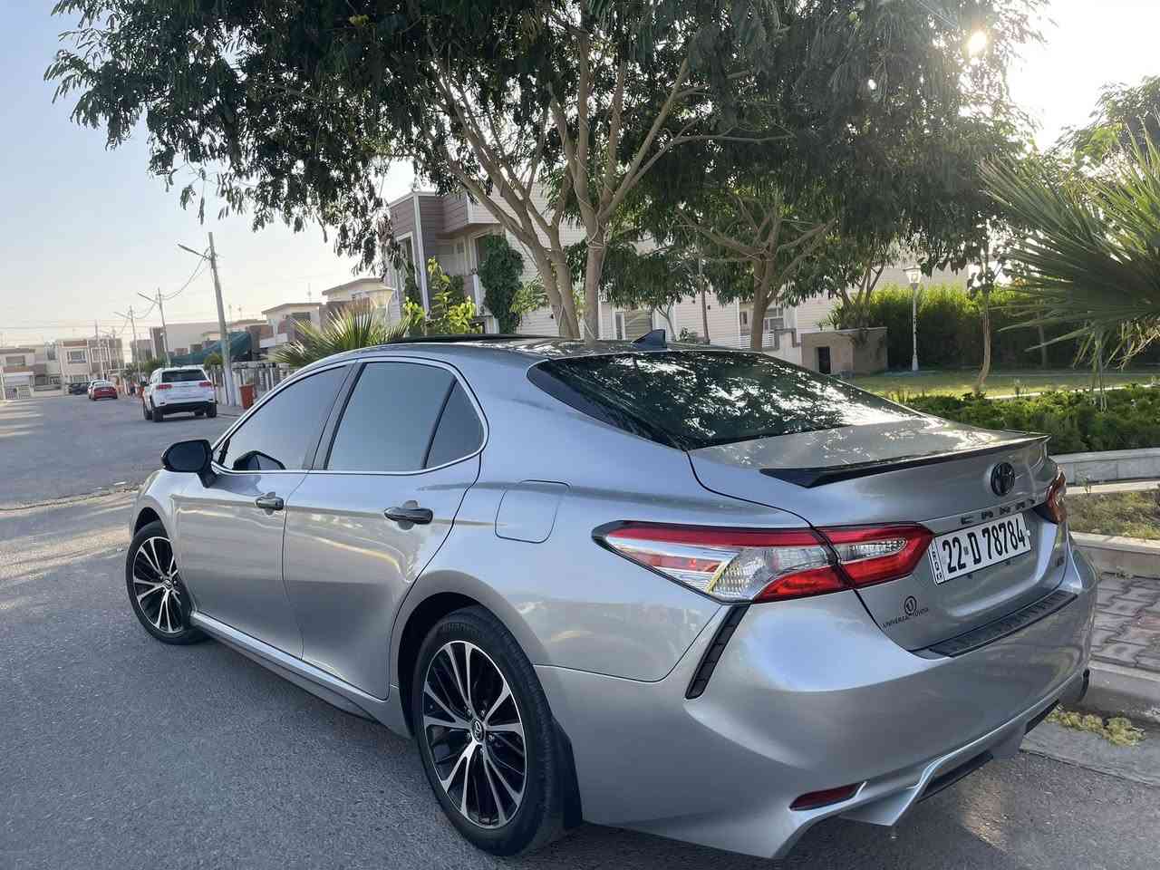 سلام عليكم  تويوتا كامري ٢٠٢٠ للبيع فقط بدون مراوس كامري وارد امريكي موصفات se بلاص فتحه وجلد ورادات ماشيه ٦٠ الف ميل فقط سياره بيها فقط باب السايق تبديل بدون ايرباك بلاد ودوسه جوه الباب صبغ ومكانين تعديل بارد سيارن كلش حلوه وجديده ايد واحد  سعره ١٩٥ مجال جدا بسيط مكان ديالى / خانقين ***********٣

