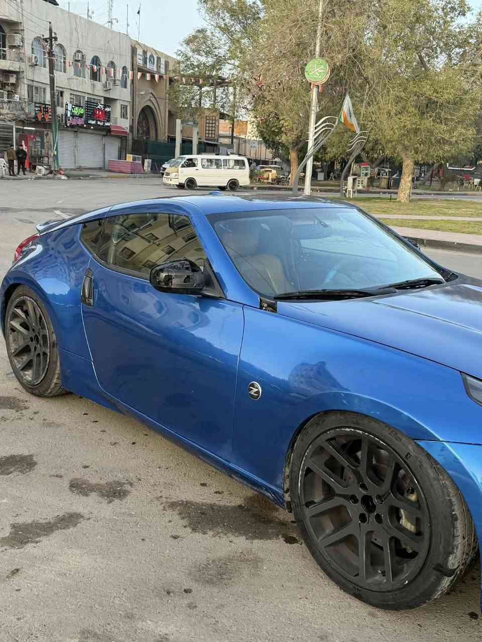 سلام عليكم اعيد النشر بسبب الوعود الكاذبه وتم تخفيض السعر للبيع نيسانZ موديل 2014 سياره جاهزه مابيها نقص مصبوغه عام هزه وسنويه جديده بسمي السعر 95  وبيها مجال مكاني بغداد الاعظميه رقمي ***********
