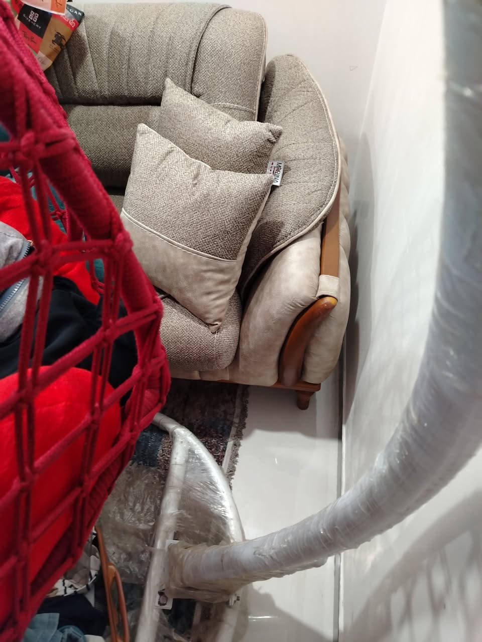 السلام عليكم للبيع تخم تركي خامه كتان ابو السرير اخته من السيديه 10 مقاعد اومكان صغير مايكفي  اخته بمليون و ٤٥٠ ابيعه مليون و ٣٠٠ نهايته مكان القاهره


**إذا كنت صاحب هذا الإعلان وتريد حذفه لأي سبب، رجاءا أرسل رسالة إلى الدعم الفني**