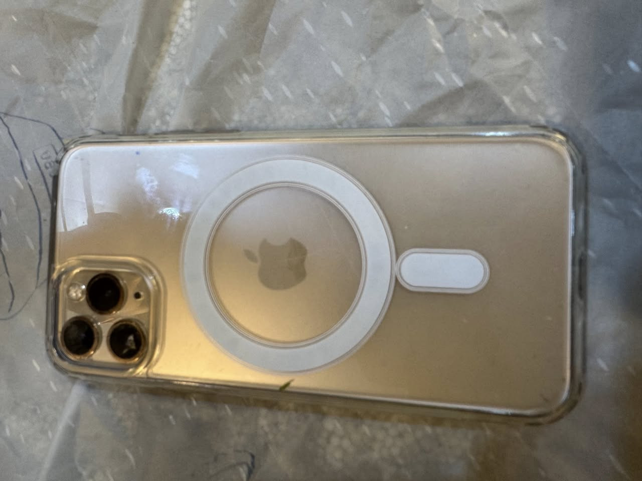 السلام عليكم
ايفون ١١ برو
مبدل شاشه وبطاريه نوعيات زينه فيس ايدي عاطل
شاصي نضيف 
ذاكرته 64
شريحه وحده كل شى بيه شغال 
سعره ٢٥٠ وبيه مجال بسيط 
***********
العنوان دور الشرطه البصرة
