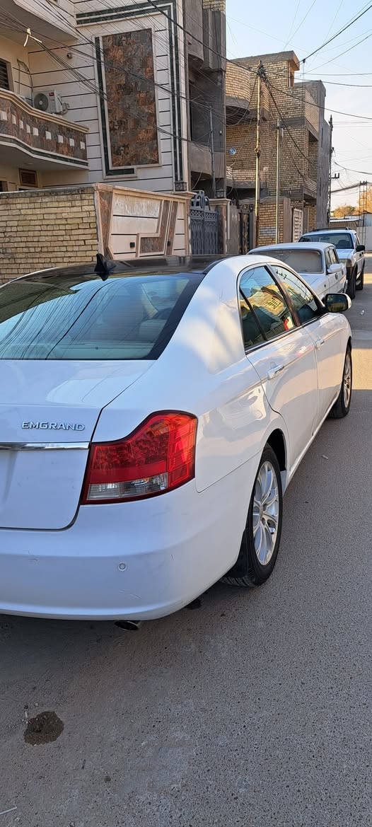 السعر 72 وبيها مجال امكراند c8 محرك 2400 بيها صبغ بابين الصدر والي وراه تفاصيل اكثر اتصال *********** المكان بغداد موديل 2013
