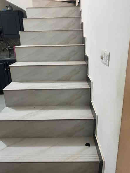 بيت 80م ، غرفتين نوم وصالة ومطبخ وحمامين
نقص واجهة وغرفة ثالثة نقص ارضية وسقفها سندويج 
شارع تبليط ، 
الموقع الدورة البوعيثة يبعد عن السيطرة دقيقتين وقريب عالشارع منطقة خدمات كاملة البيت بإسمي بدون دلال عقد 117 المكاتبة وية صاحب الارض مباشرة بسعر كلش مناسب *********** واتس
