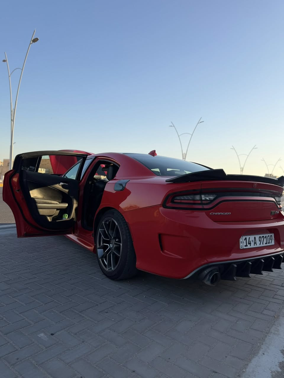 يالله السلام عليكم
جارجر  RT 5700🏁 للبيع او مراوس حسب القناعه

2017 اللون احمر

السياره بأسمي سنويه جديده لل30وهزه ورقم جديد دولي

موصفات السيارة
كشنات ارتي حضن جبير كنتارا 
كشنات دفئة شفتات ستيرن كامره خلفيه 

ويل 20 اصلي 

تايرات تخم جديد

ومواصفااات ال RT المعروفه

سستم صوت + دمام

ولا گلوب مشتغل بدشبول☑️.

صدر امامي خلفي جديد

بلكاات ريسنك جديده

باتري جديد

فيت بام مع فلتر جديد شديته

ودهن كله ليكمولي جديد بدلته قبل سبوع

كير محرك خير من الله

ماشيه ١٧٢☑️

الاضافات🏁.

داخل كاربون فايبر بالكامل

تحديث  SRT

ويل 20 اصلي

شاشه جبيره كار بلي

اكزوزات سياره SRT مع دبات سود 

سياره برمجه مراوح وولف حماوه 82

راديتر جديد منضومه تبريد جديده 

حادث سياره ب ( امريكيا ) تقرير تعمل وتسير 

وبلعراق بيها حادث جاملغ وباب عكس السايق مبدلات 

السونار  مرفق من ضمن الصور 

السعر ( 187$) وبيه مجال بسيط 

اقره التفاصيل بل كامل يلا تتصل بيه ؟

شراي يتصل (  ***********  )او واتساب

وبلعافيه ع الياخذها سياره خير من الله 

مكاني البصره ☑️! قرب مستشفى الطفل
