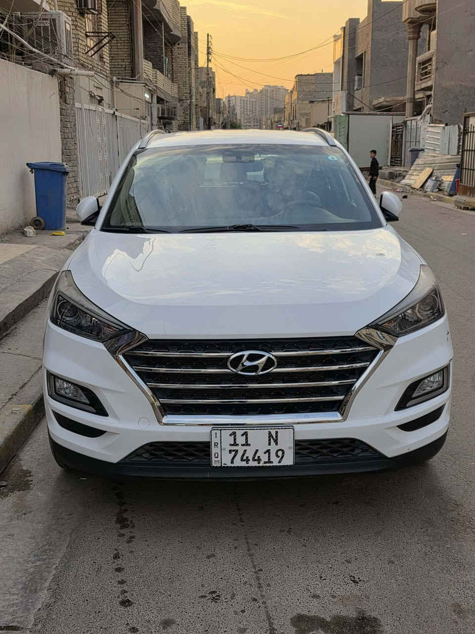 السلام عليكم 
توسان 2020 خليجي  
رقم بغداد 
فول للخير 1/1 
بصمه 
بنوراما 
3انضمه قياده 
كشنات 2 كهرباء 
5 عدسات 
سبير مانازل 
 كفاله عامه 
اسيارا مال بيت وبعدهي وضع شركه 
السعر (220وبيه مجال )
الاستفسار *********** 
مكاني بغداد حي الجهاد
