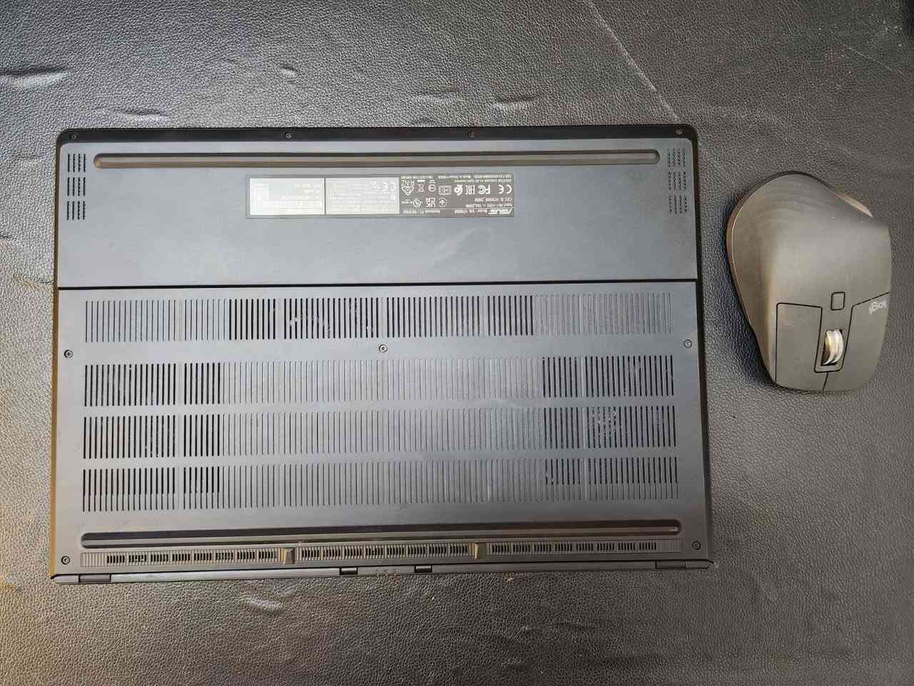 🔥 للبيع: وحش الإبداع ASUS ProArt P16 (أحدث إصدار) 🔥
للمصممين والمحترفين، أقوى لابتوب بمواصفات خرافية ودعم كامل للذكاء الاصطناعي:
💻 المواصفات:
• المعالج: AMD Ryzen™ AI 9 HX 370 (12 Cores) 🚀
• كارت الشاشة: NVIDIA RTX™ 4070 (8GB) 🎮
• الرام: 64GB LPDDR5X ⚡
• الهارد: 2TB SSD NVMe 💾
• الشاشة: 16" 4K OLED Touch (دقة ألوان 100% DCI-P3) 🎨
✨ المميزات: شاشة لمس ساحرة، تصميم نحيف وفخم، مخصص للمونتاج والريندر الثقيل.
 مع ماوسLogitech MX Master 3S: 
مع جنطة PROART الاصلية و الكارتون كامل 
💰 السعر: (3,000,000) (ثلاثة ملايين دينار عراقي )
ملاحظة توصيل ماعندي مكاني بغداد الكرخ 
#AsusProArt #RTX4070 #لابتوب_للبيع #تصميم #مونتاج


**إذا كنت صاحب هذا الإعلان وتريد حذفه لأي سبب، رجاءا أرسل رسالة إلى الدعم الفني**