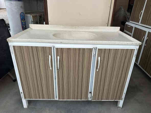 كاونتر مترين نظيف كلش😍
(خـانقـين ♡ داره كونـارة ♡) 
  💧داخـل مـعمل الـماء💧 
«مـزاد أحمـد للأثـاث ألـمنزلي»
               ***********
