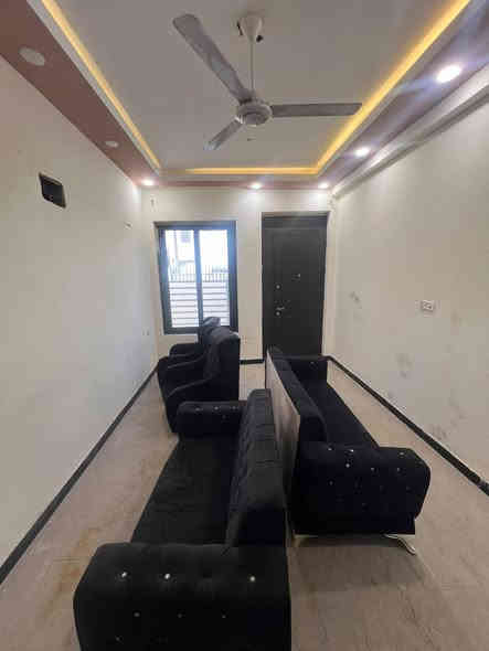 #للايجار_______في_______السيديه
مشتمل مساحه  50 متر مودرن 

يتكون من

غرفتين نوم مطبخ صاله خدمات صحيه 

#الايجار  800 الف 

مربع التصنيع 

للاستفسار الاتصال على الارقام التاليه

***********

***********
