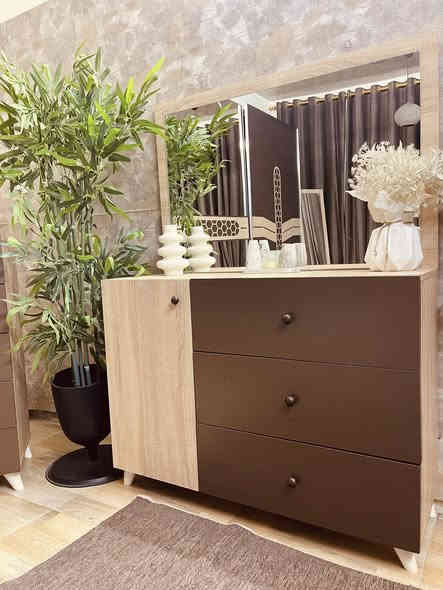 غرفه للبيع. 7قطع شخط مابيهه سعرهه 750 وبيهه مجال اي استفسار ***********
