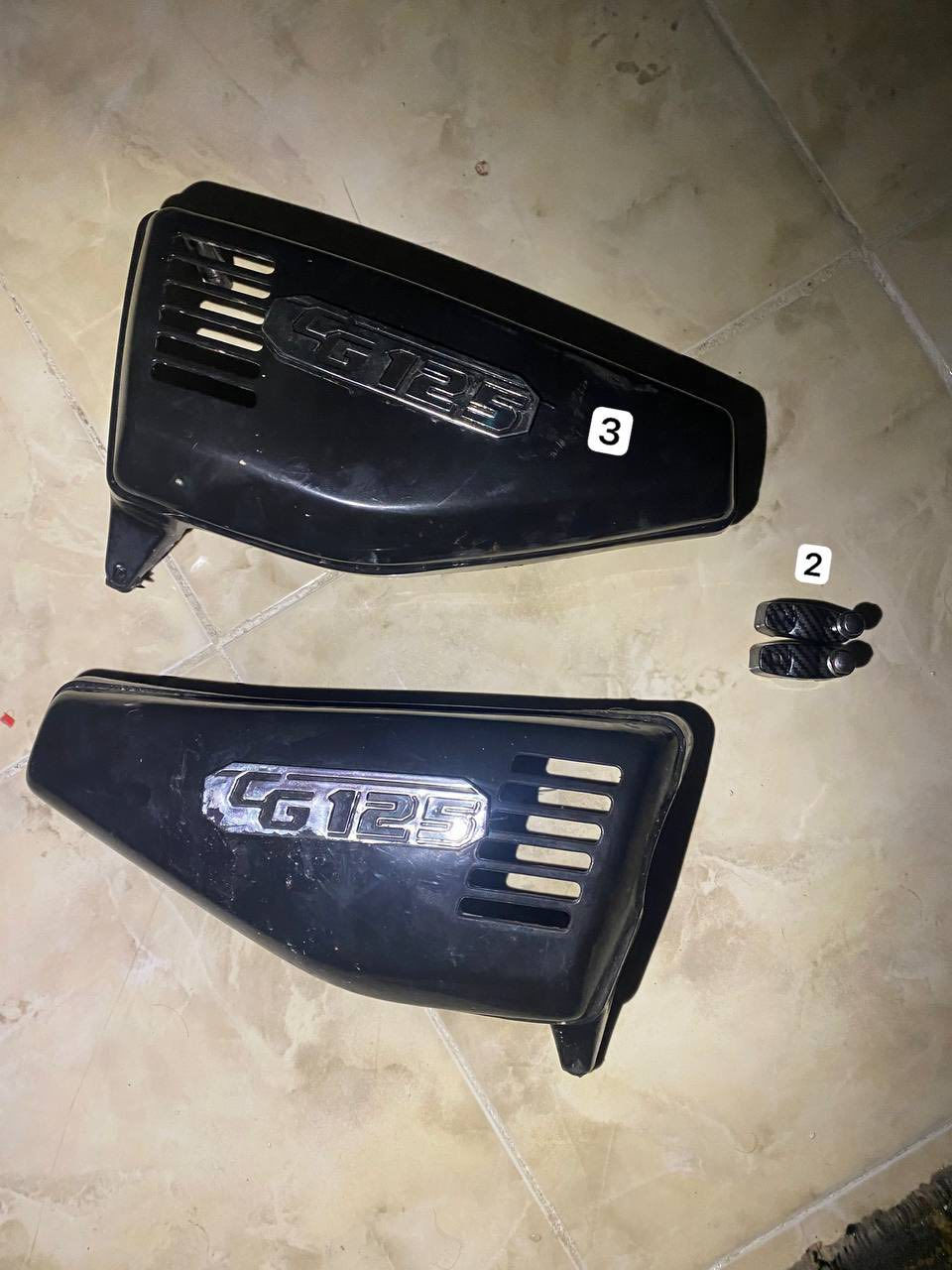 غراض ايراني
جاملغ امامي ب 3
جاملغ خلفي جديدددد ب 5
دبلات خلفي شغاله واحدالبيض ب 7 وثاني ب 10
وياله امامي الرصاصي ب 13
 ول  ثاني الزرك تاير وجوب بي ب 17
صالنصه طرب تايكر صوت عالي مو كاتم صوتها كلش عالي وفصلتها اتموت ب 14
سكان اسود ب 3 
واقيت زنجيل جددديده ب 5 هيه وبراغيها كامله 
سوبايه او باشكو المهم ب 5 جديد يرهم حربي هم بي رفعه نضيف كلش
واقيات او كفرات شوته وباتري سود ب 3
هاي مال سكان كاربون فايبر ب 2
مكان اربيل - مجدي مول


**إذا كنت صاحب هذا الإعلان وتريد حذفه لأي سبب، رجاءا أرسل رسالة إلى الدعم الفني**