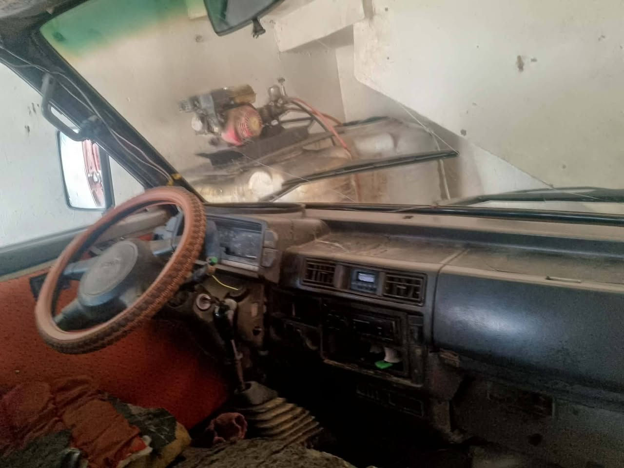 كيه بستا موديل ٩٣ مكينه وكير شرط رقم بغداد الماني صاحبهه موجود عنوان كربلاء المقدسة قرب مستشفى كفيل السعر ٢٢ وبيهه مجال حك الجيه ***********
