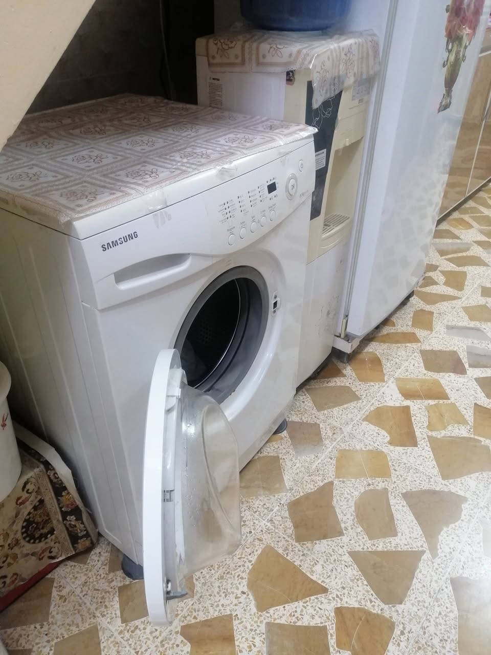 غسالة سامسونج باب اول 8 كيلو
شرط الشغل غسل وتجفيف
تجي تغسل بيها وتشوفها
السعر (225) الف
للتواصل خاص


**إذا كنت صاحب هذا الإعلان وتريد حذفه لأي سبب، رجاءا أرسل رسالة إلى الدعم الفني**