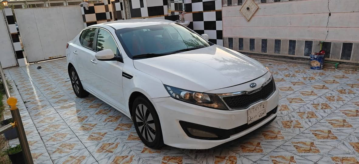 كيا اوبتما 2013 وارد خليجي فول مواصفات عدا البانوراما صبغ الدواير مال الجاملغات الخلفيه بدون اي ضرر داخلي او معجون سياره جديده وجاهزه مواصفات السياره بصمه جلد مكينه 2400 كشن كهرباء اشاير بلمري مري شفط ليدات خلفيه تبريد قطعتين كير مكينه حداديه تبريد تخم تاير كله بشرط سياره جاهزه وجديده السعر 90 هاتف ***********
