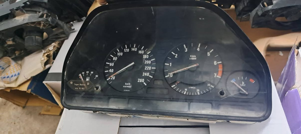 للبيع غراض حاويه اوربي مال بي ام حجم ٥٠٠//بؤ فرؤشتن هةمووي بةشةرت و ئةوروبين هي بي ئيم حجم //***********//٥٠٠/***********
