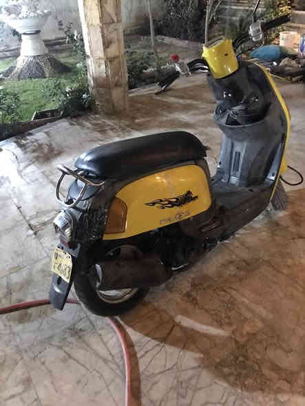 السلام عليكم 
دراجه بوليسي ماكس بوشه ٥٥ يعني طياره ما صارلي هوا من اجفدت وجفدته بس علمود احوله بوشه ٥٥ وامس بدلت اله دهن يورو دراجه لونه اصفر كهربائيات كلهن يشغلت من ضوه عالي وناصي و اشاير وهورن سلف واكف مدري شبي دراجه نضيفه 
المكان ذي قار مركز
الرقم *********** متواجد واتساب
السعر ٥٠٠ وبي مجال للشراي 
ولا تجي بس تسأل وضل اسولف بلساعه كامله واخر شي كلشي ماكو شراي صدك اطيك ماي عيوني
