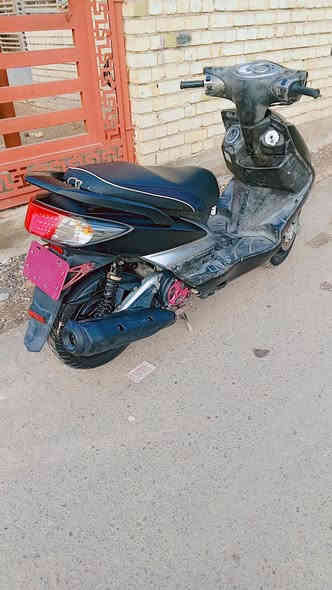 سلام عليكم سكنس فحل للبيع
الدراجة كفالة عامة وبيه تزويد بلادي 
كلجات بلاديات رياضي وبيه قاعدة مال رقم اصصلية وبعد بيه غراض 
مكينة بلادية ما مفتوحة 
الدراجة خير من الله 
مكاني بغداد الحسينة 
رقمي*********** 
السعر 650 وبيه مجال قليل خواته اغل من هيج سعر
الموشراي لا ايتعبني ❤️
