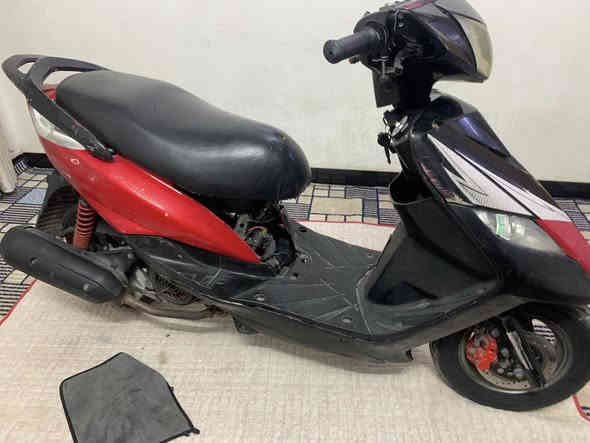 السلام عليكم دراجه ماكس ثعلب للبيع 140 كامله اي نقص مابيها نكره سلف مكينه ناعمه خير من الله السعر 450 مكاني بغداد الخطيب تواصل *********** اتصل فقط وتساب
