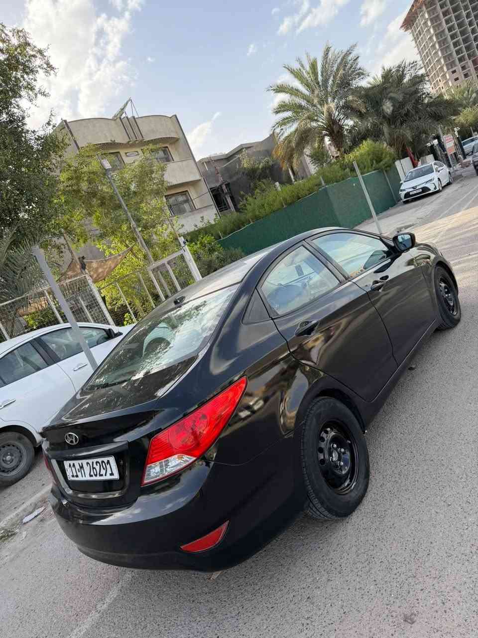 السلام عليكم للبيع أكسنت 2013
رقم بغداد باسمي هزة جديدة وسنوية جديدة 
محرك 1600 بحالة جيدة 
كير ممتاز صدر ممتاز 
سيارة جاهزه
مصبوغة حزام جماليه لغد وشاصي ودواخل مكفول وقماره بدون صبغ وعندي فديو كامل كبل الصبغ موضح بلمنشور 
السعر 75 عنواني بغداد البياع ***********
