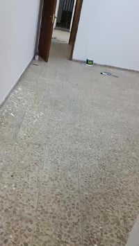 بيت 120 متر للايجار  المكان يم الجمعيه بلغزاليه استفسار 07812543537