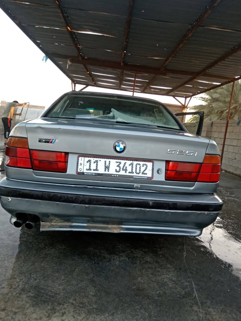 525 موديل 1991 وا ياباني محرك مسكر تك فانوس وكير ع الشرط ومنضومه غاز  ايطالي حداديه جديده بدون صبخ شرط بلاد تخم تاير جديد باتري كهربائيات كلها تشتغل بلاد رقمها بغداد ب اسمي سنويتها لسنة 30تاريك وين ماتريد رونها ناصي وسعرها 60
***********
