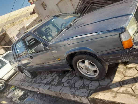 السلام عليكم فولفو٧٤٠ للبيع موديل ٨٩ سياره خير من الله كامله من كلشي محرك وكير ونجي جدد سنتر لوك فتحه بنرامه بيه صبغ قليل  لغرض الجماليه سنويه ساقطه  باتري تايرات  جدد حداديه جديده السعر 35مع المجال للاسفسار ***********
