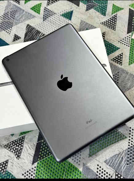 سلام عليكم 
ايباد9نضيف كلش ما مفتوح مايصرف شحن ابد 
البيع السعر275وبي مجال 
المكان البصره الحيانيه 
رقم الهاتف ***********
