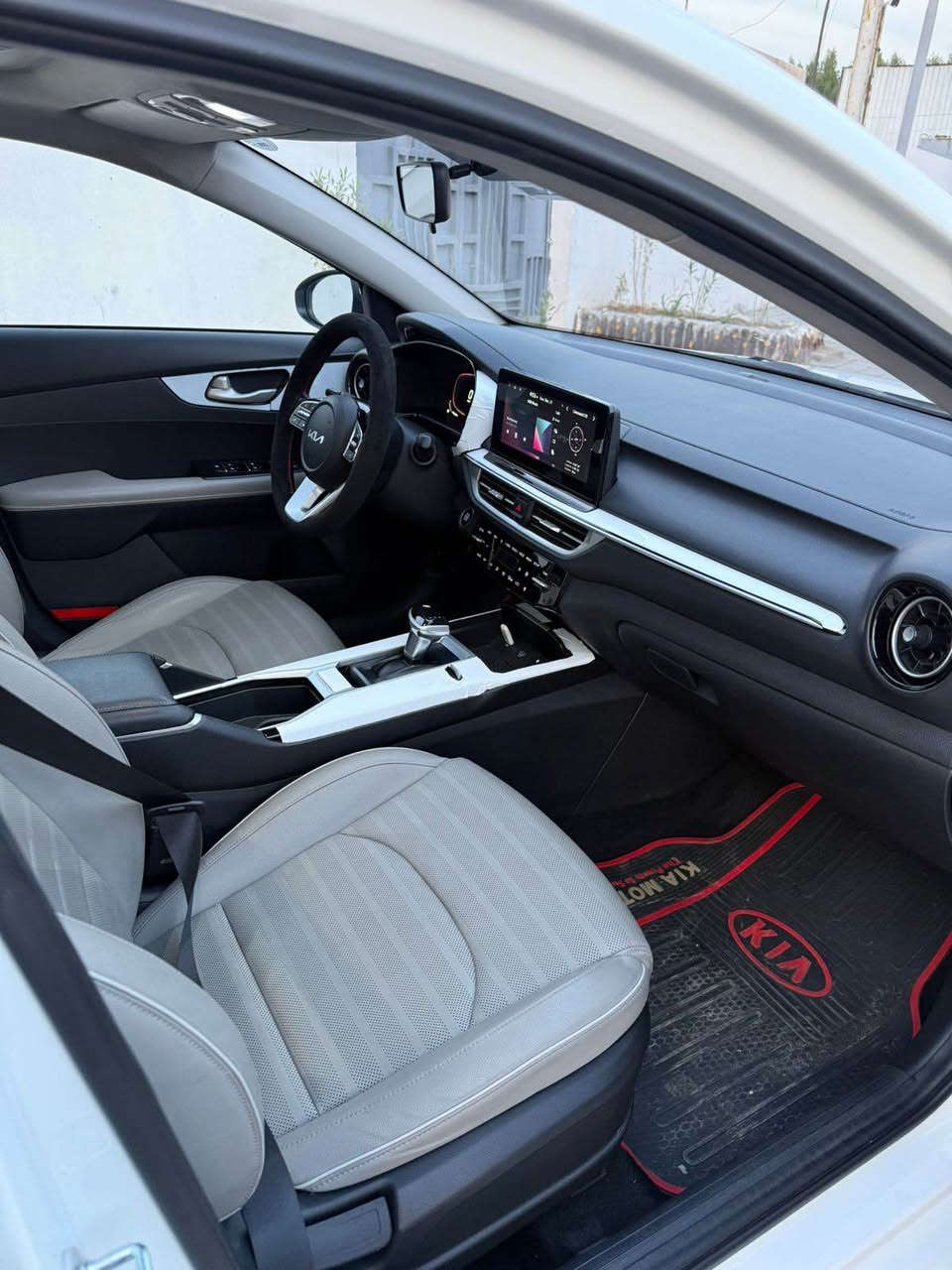 السلام عليكم
مديل K3 ٢٠٢٢
السياره كفاله عامه ماشيه ٣٥ الف كيلو
رقم اربيل تحويل او وكاله السياره جديده بمعنى الكلمه
نشر

فول موصفات اعلى فئه تجي

قطعتين تبريد

شاشه دتجتل

مثبت سرعه

دواخل بيج

صندوك ذكي

سايد بريك كهربائي

اوتو هولد

تحكم ستيرن جهتين

تكت التبريد لمس

جام كهربائي
العنوان البصره
*********** البصرة, العراق
