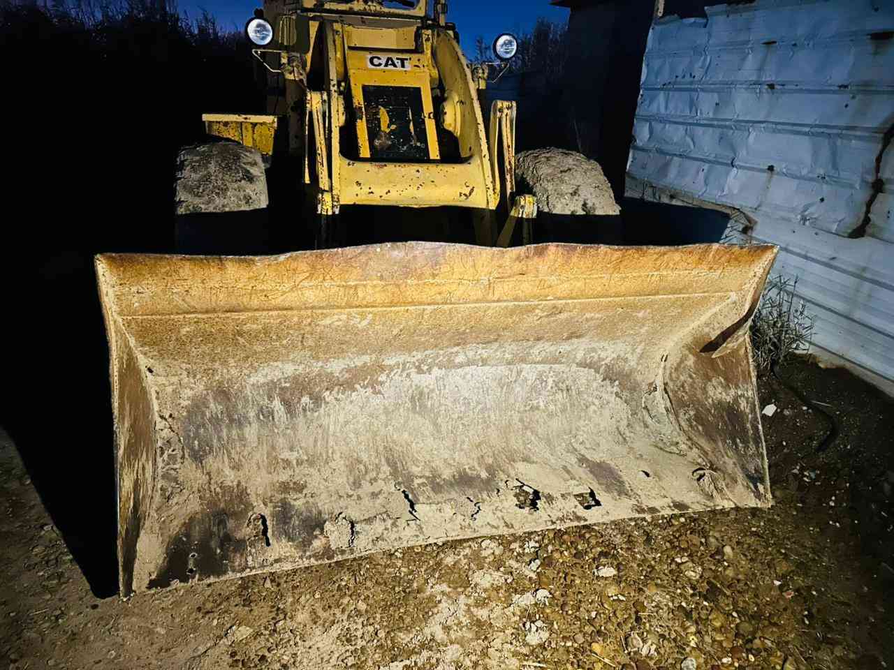 شفل كتربلر 930 موديل 79 كتاب مزايده ***********
