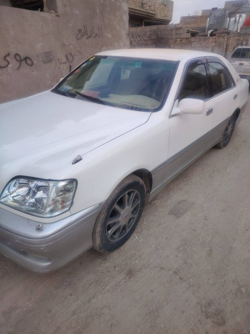 السلام عليكم ملكه للبيع موديل 2000كرستال تبريد امامي خلفي ثلاجه كشن كهربائي كامره ستيرن كهربائي سياره مكفوله من كص ونقل جثه وضربه ومكينه وكير 3000 عده ضربه خفيفه بالهلال الخلفي رقم التليفون ***********
