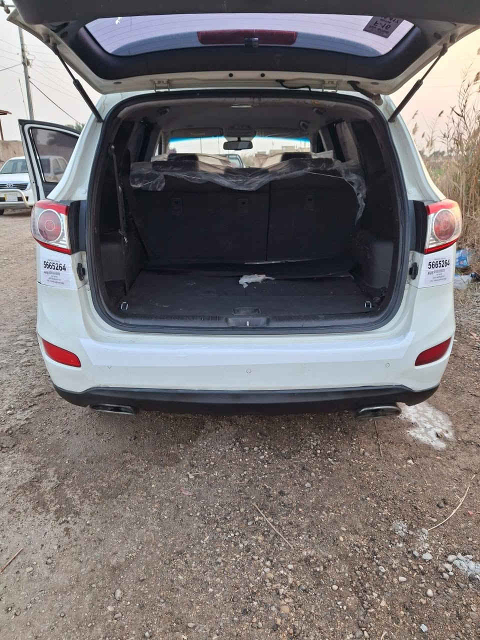 السَلآْم عَلْيُكّمٌ وٍرٍحَمُةّ الله وٍبُرٍكآتُهْ
#سنتافي2011اصل  
كاز كاز كاز 
شرط طك كارتون 
ادوات ادوات
كصة جنطه
دخول جديد زيرو ماماشي بلعراق
متوم شمالي انكليزي ع الشاصي
وكاله بـ اسم المشتري
7راكب 3قطع تبريد
* كير مكينه شرط كارتون
شاشه كامره
* حساسات خلفيه 
* تحكم ستيرن
* تبريد ثلج 
* حداديه 100%
* تخم تاير كرتون
سياره مال جناي ماناقصه برغي شرط
الــســ؏ـر 52وبي مجال حق الجيه
المـــڪـان ذي قار قضاء النصر 
الاتصال///***********
