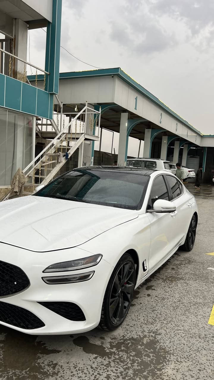 السلام عليكم 
جنيسيس g70 2022 
 حجم المكينة v6  3.3 Twin Turbo 
فئة برستيج فول مواصفات
بدون رقم منفيس  بأسمي
تترقم جميع المحافظات 
الحادث اربع قطع بدون دواخل
الارياك ضارب
الي يدور كفالة لايتصل
السعر مناسب
174 قابل للتفاوض 
***********
