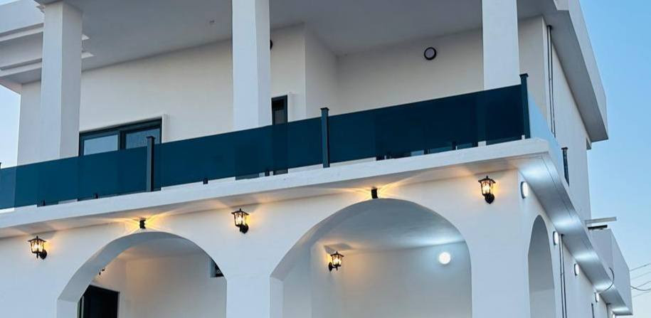 اسعار مناسبه وعمل بجوده عاليه 
+عمل جملونات بكافه الاحجام 
+عمل سقأف ال كي سبان بجميع الحجام 
+عمل في جميع المحافظات 
.. الاتصال 
***********
0772 120 9841
