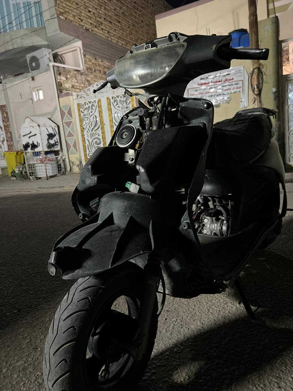 السلام عليكم دراجه نظيفه كلش سلف كهربائيات هندر كل شغال زوج تاير جديد 
دراجه حلوه ونضيفه العنوان نجف الاشرف 
التواصل ع هذا الرقم ***********
