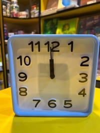 ساعة أم المنبّه • أنتيك كلاسيكي • مكتبة الولاية