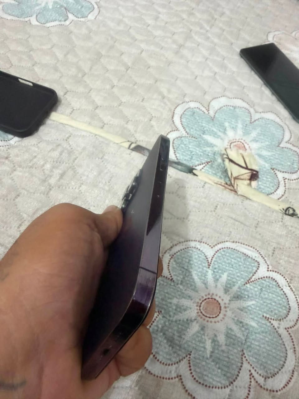 ١٤برو ماكس عربي ذاكره ٢٥٦بطاريه ٨٥مامبدل بي اي قطعه كفاااااله غير الوتر سعر ٦٥٠مكان نجف ***********
