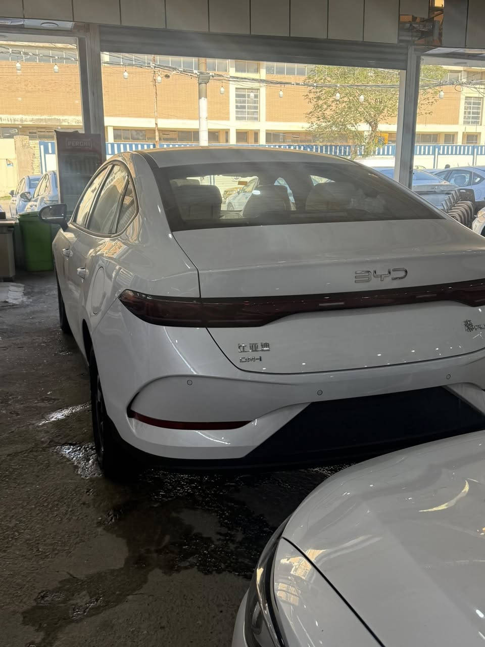 السلام عليكم اسعاررر ناررر وعرض يم معرض جبل عرفة ال BYD
الكن بلاص الابيض والداخل السعر ١٨ مليون و٩٠٠ الف 

السيل 5 الابيض وغراضه كامله ب ١٨ مليون وصافي بدون دلاليه 

اتصل وتدللون العنوان بغداد الكريعات معرض جبل عرفة 

***********.
