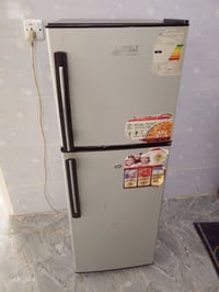 ثلاجة اللبيع  الإتصال ب07718480257