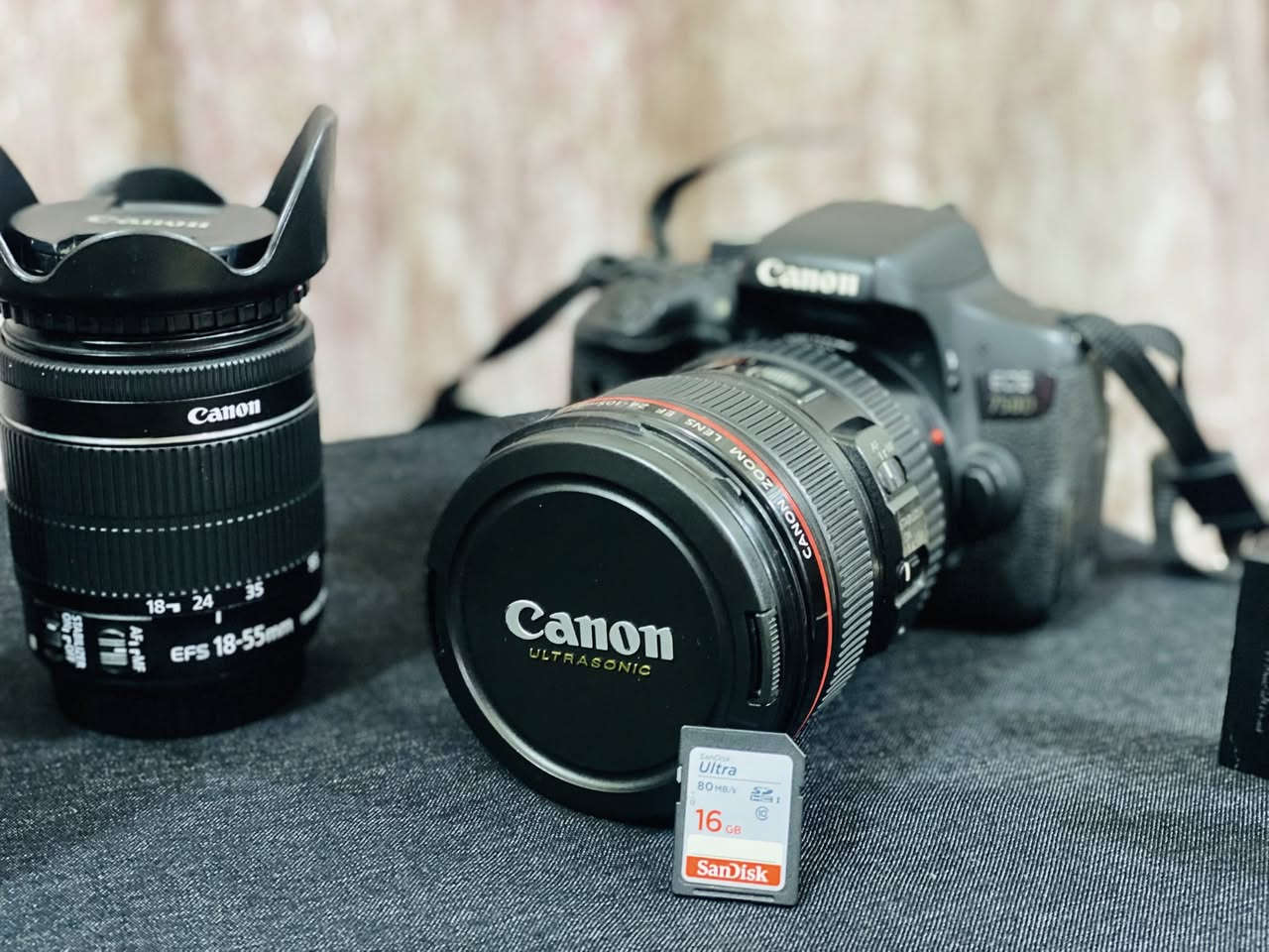 كامره كانون D750
شاشه لمس 
شاشه قلاب 
عدسات ثنين
عدسه 105:24
عدسه 55:18
رام شاحنات ثنين جنطه بطاريات ثنين 
***********
بغداد الحسينيه
