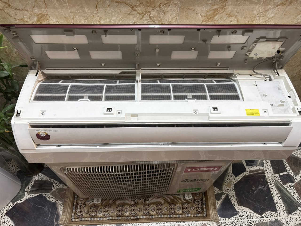 سلام عليكم
سبلت توسوت 1 طن انفرتر 
يشتغل على المولده 3 أمبير
اقتصادي حاربارد بلادي ممصلح
غازه مقفل نظيف جدا
ظمان 15 يوم 
السعر ٣٧٥ الف
بغداد حي الجامعه
***********
