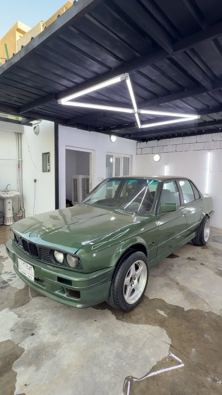 للبيع بي ام لون مميز موديل 1991
صبغ جديد
حدادية جديدة 
كسنات تغليف جديد 
تايرات و ويل جدد 
كير و مكينة مابيهن كلشي 
رقم كركوك مشروع وطني شرط التحويل 
السيارة نقصه بس كهربايات وحبشكلات ترايش بلاجكتور 
بيع او مروس حسب القناعة مكان السيارة كركوك للستفسار اتصل *********** سعر السيارة 45 وبية مجال حك الجية
