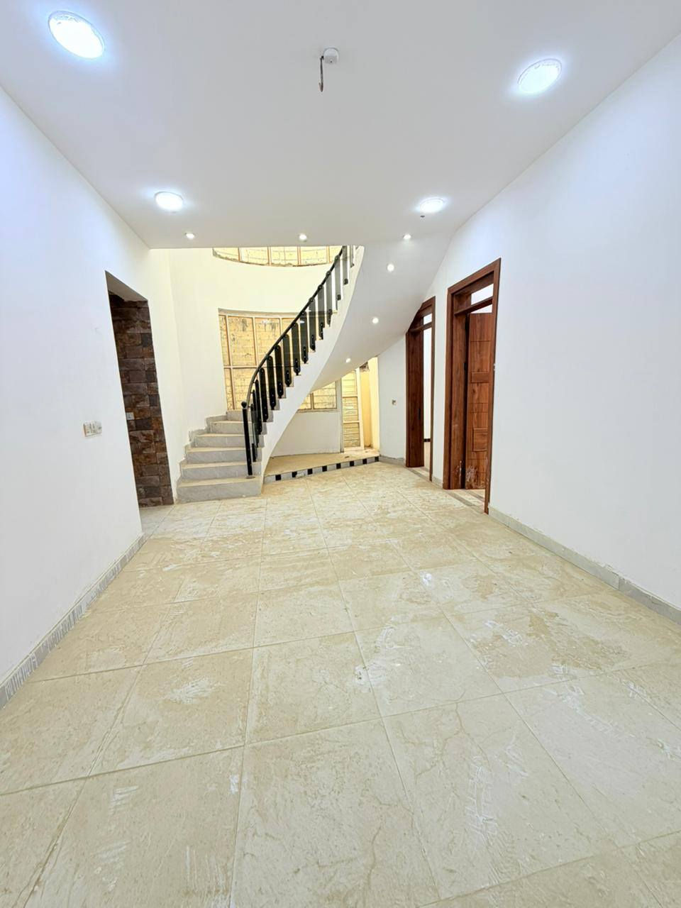 بيت للبيع طابو زراعي سند ٢٥ مداور بأسم المشتري ✅
📌العنوان : مجمع حيدر الحاج هندي حولي الخصيمة ✅

المساحة 200 متر 🏠
🧱بناء حديث كونكريت مسلح درجة أولى قريب ع الشارع الرئيسي للمجمع ✅
يحتوي على غرفتين وصالة واستقبال ومطبخ وصحيات 

سعر مناسب بالنسبة لباقي بيوت المجمع 💥

للاستفسار الاتصال على الرقم
*********** واتساب
