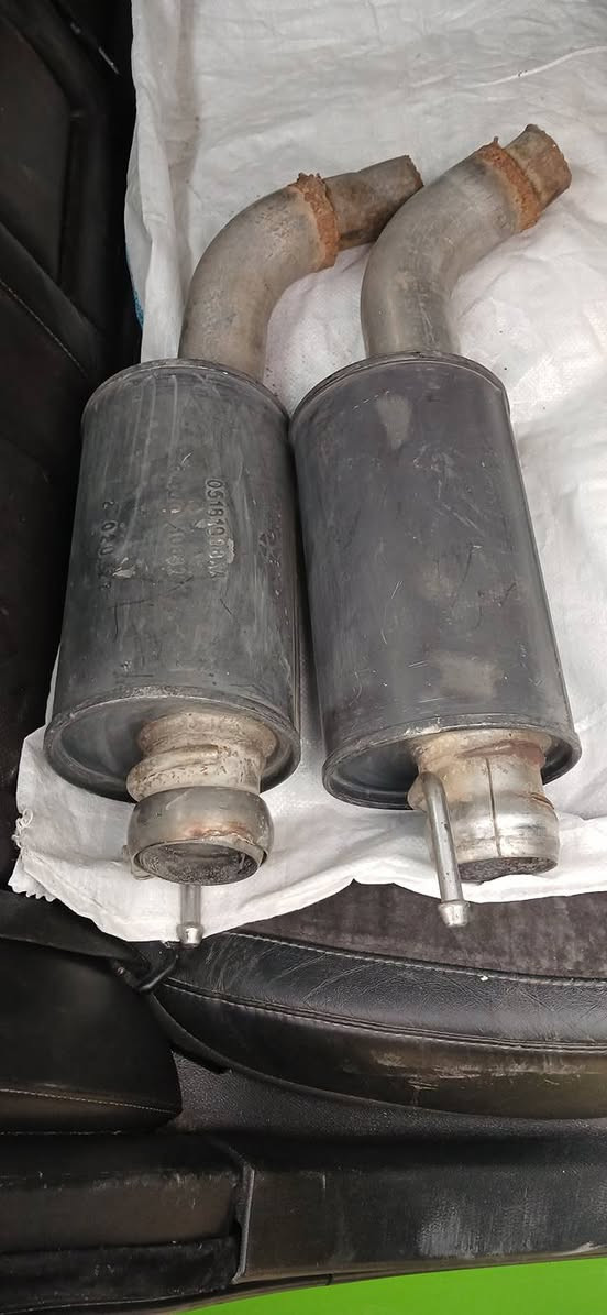 يالله السلام عليكم دبات سود 6/400 /5/700 نضاف فول للبيع الشراي يتصل وخادم اني العنوان بغداد البلديات اوالعبيدي ***********
