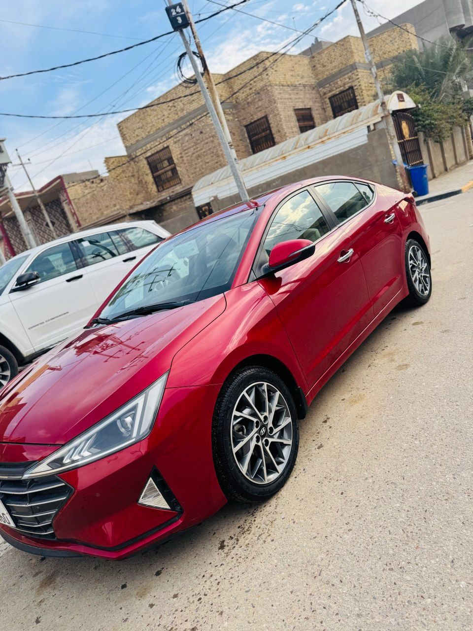 تحية طيبة 
النترا خليجي رقمها حلو  بغداد  مكفولة 
موديل : ٢٠١٩ 
محرك ٢٠٠٠
عداد المسافة : 37 الف كم حقيقي 
بصمة
شاشة 
كاميرا
حساس
تحكم ستيرن
فتحة سقف
سيارة مدوشمة جديد +تايرات جديدة 
مكان السيارة : حالياً ديوانية
السعر: 162$ 
***********
