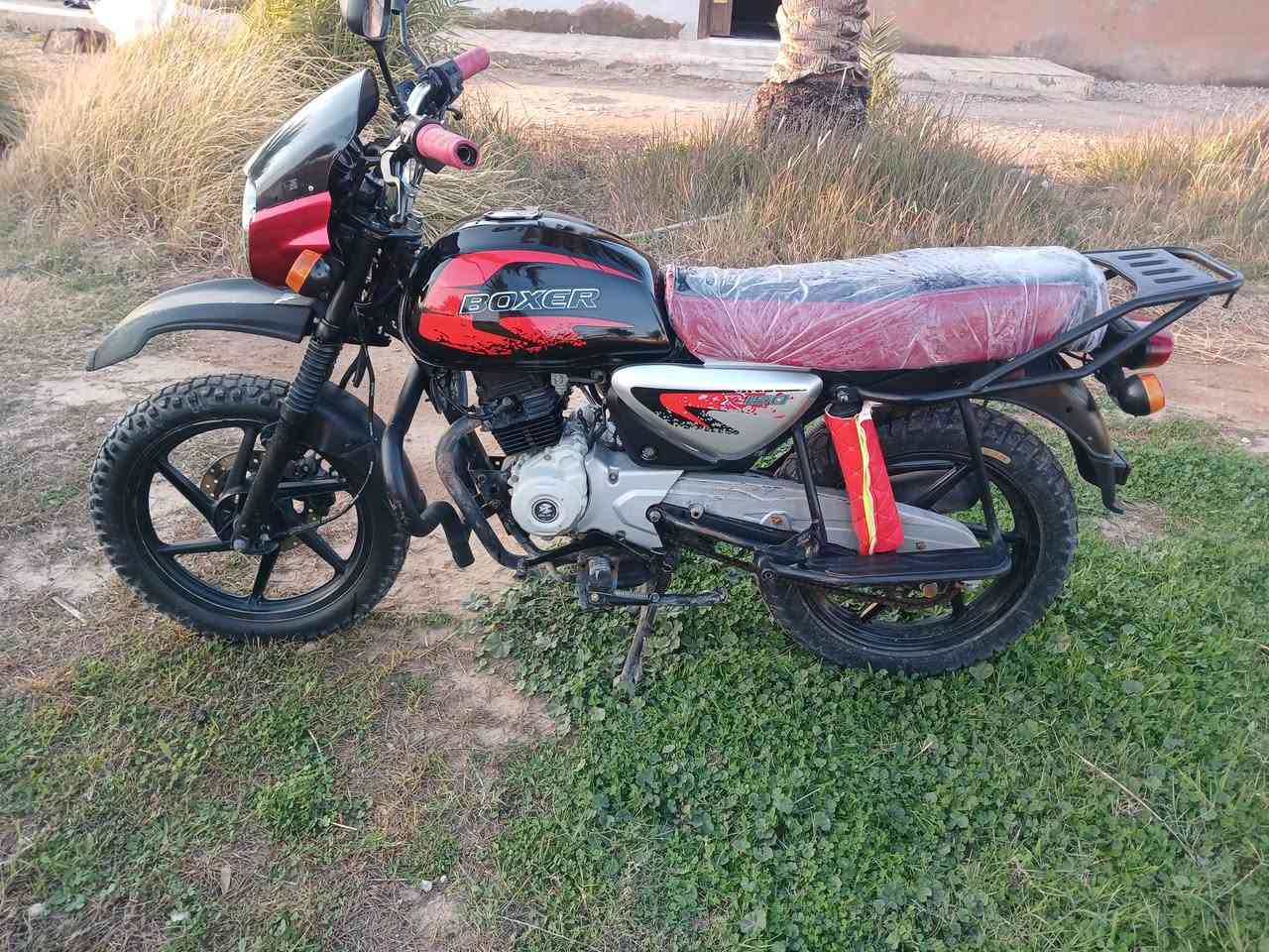 بوكسر مديل ٢٢ اوراق اصوليه 
محرك شركه 
مكاني ديالى مندلي جسر النفط 
السعر مليون و250
***********
