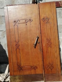 باب خشب صاج • ١م٢٥×٩٠سم • نضيف