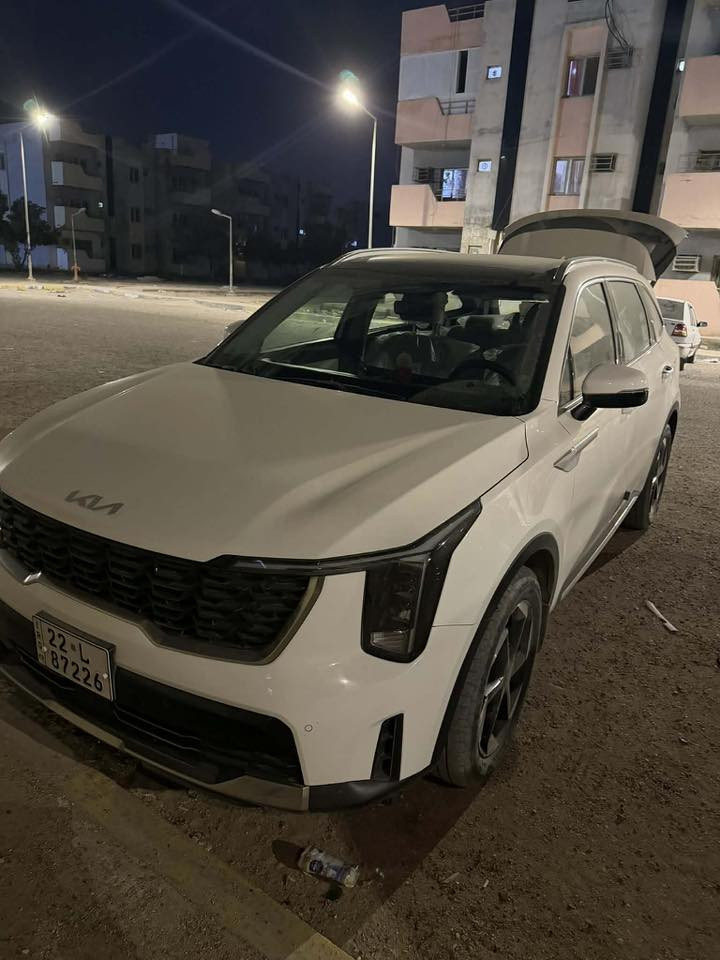 سورنتو للبيع ماشيه بحدود ٢٢ الف مكفوله كفاله عامه ٦ سلندر فول مواصفات عدا الداتا شو السعر ٣١٢ المكان الاعظميه ***********
