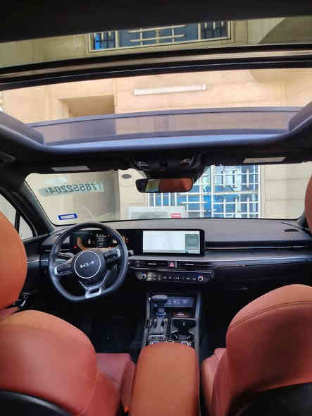 K5. موديل 2025  رقم بغداد جيتي لاين
وارد امريكي ( فول موصفات) حادثها بنيد تبديل و صبغ وصور الحادث مرفقه ( ماشيه  16  ميل) داخل احمر
ما بيها نقص اني مستوردها ومصلحها على ايدي شغل درجه اولى السياره جديده( محرك 2500 اقتصادي ونشاط) 
السعر  خابرني وبخدمتك بيع فقط بدون مراوس
المكان بغداد الكراخ حي العامل ( *********** )
