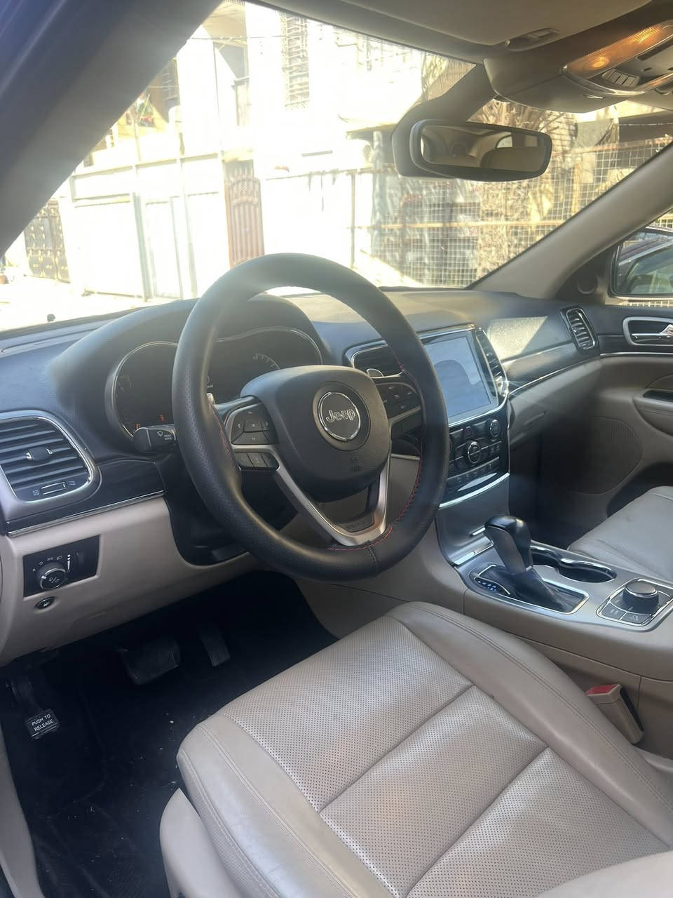 جيب موديل ٢٠٢٠ سياره كفاله عامه بيه بارد ورضعات مال حصو عدد ثنين سياره ماشيه ٦١ سياره جديده تخم تاير بيه حديد مواصفاته معروف فول اي استفسار *********** عارضه ٢٧ الف مكاني بغداد حي العامل
