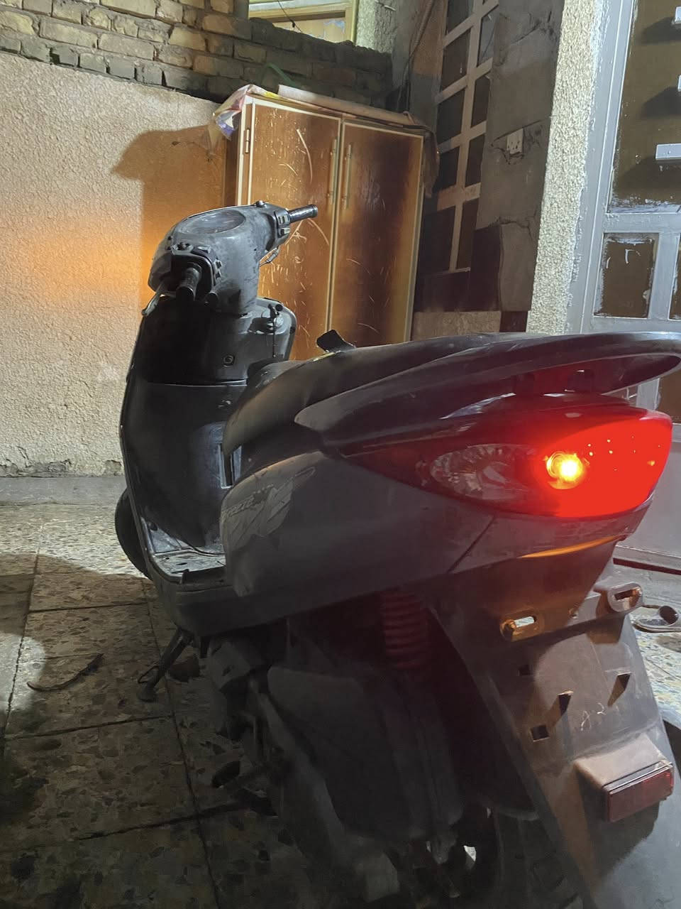 سلام عليكم دراجه بريز للبيع العنوان الشعب دراجه نضيفه السعر 450 بيها مجال قليل للاستفسار : ***********
