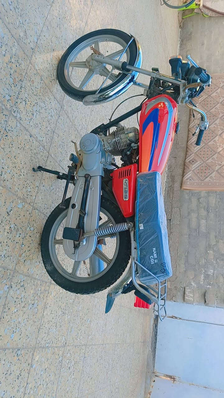 السلام عليكم شباب دراجه ايراني ٤ كير خير من الله  اوراق اسعر 700 وبيه مجال بصيط مكاني ميسان قضاءالكحلاء
***********
